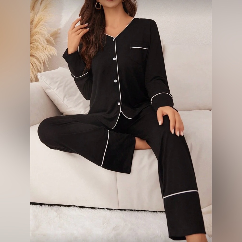 Elegant Black Women's Sleepwear Set